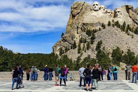 Mount Rushmore Memorial Shared Tour from Rapid City, South Dakota