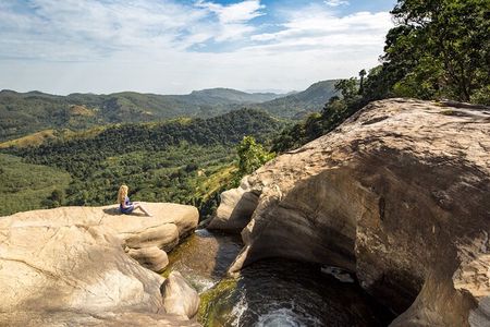 Diyaluma Waterfall Adventure With Local Guide & Lunch