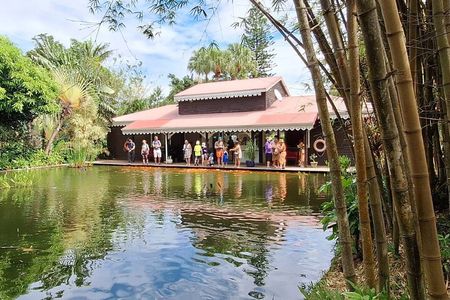 Death in Paradise, Catherine’s Bar Cuisine & Botanical Garden