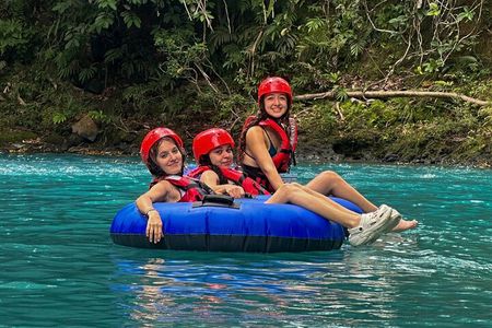 Tubing in Rio Celeste: floating aventure in nature