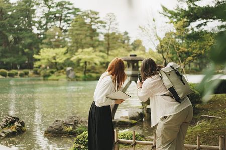 Private Walking Tour in Kanazawa with Local Guides