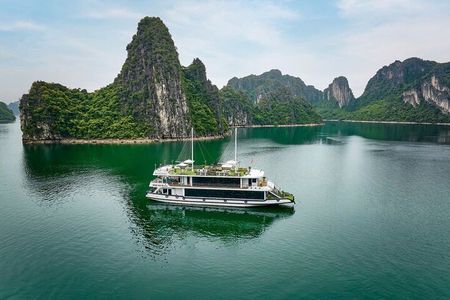 Ha Long Bay Luxury Day Cruise with Buffet Lunch, Caves & Kayaking