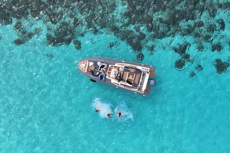 Private Boat Tour to Blue Lagoon Comino Caves and Gozo 