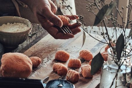 Cook and Taste Turin: Gnocchi, Wine and Gianduiotto Delight