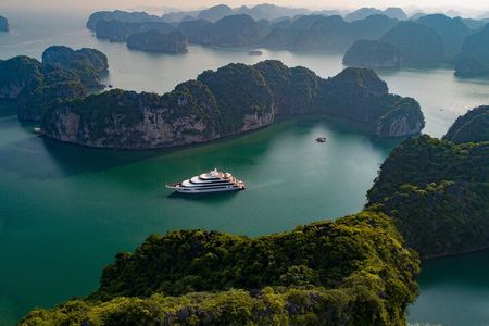 Halong Bay Cruise 2Day/1Night 5 Star Cruises All Included