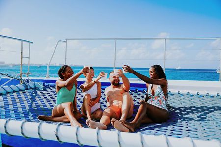 Aruba Morning Snorkel Sail and Mimosa Brunch 