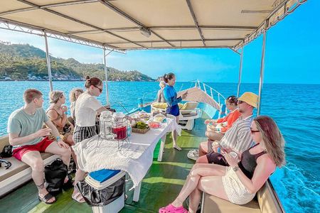 Koh Tao's First Light Snorkel Adventure with Oxygen Tours