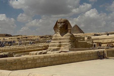 Cairo Highlights Tour Pyramids Museum and Optional Nile Cruise