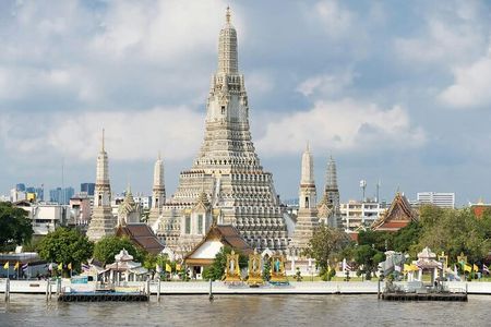 Grand Palace Wat Pho & Wat Arun Tour by Tuk Tuk and Walk 