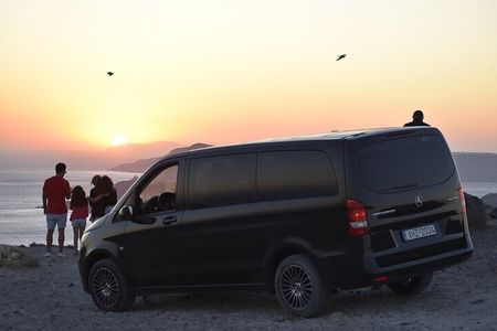 Santorini All Inclusive Private Tour With Traditional Greek Lunch