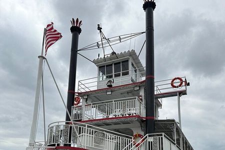 Memphis Discovery Tour with Riverboat Cruise on Mississippi River