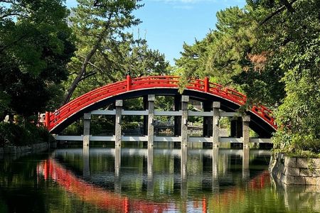 Osaka: Sumiyoshi Taisha Shrine & National Treasure Tour