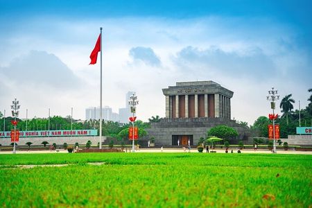 Explore Hanoi like locals