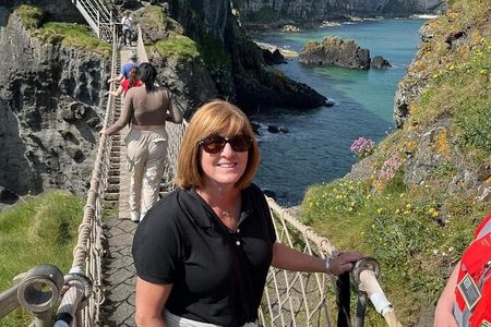 Private Luxury Mercedes Giants Causeway Tour from Belfast