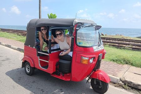 Colombo City Tour by Tuk Tuk Experience - All Inclusive 
