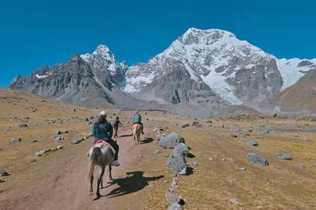 Horseback riding to Ausangate and the 7 Lakes 1 Day Tour Private