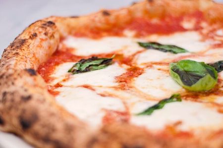 Pizza & Dessert Experience in Rome (Includes 3-Course Meal)
