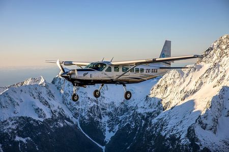 Half-Day Milford Sound Flight and Cruise from Queenstown