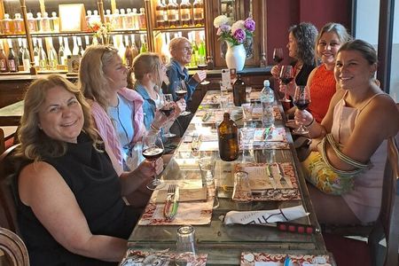 Florence Street Food Walking Tour with wine in Duomo Area