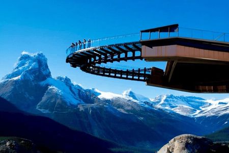 Calgary: Columbia Icefield Adventure, Skywalk and Peyto Lake Tour