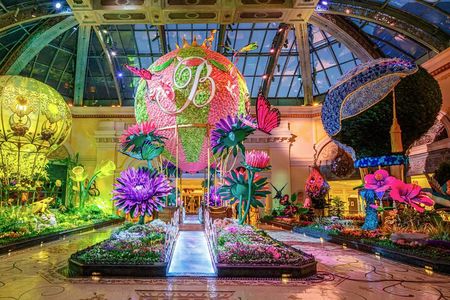 Must-See Spots Vegas Strip Walking Tour