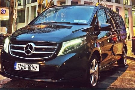 Executive Limousine Private Day Tour to Cliffs of Moher