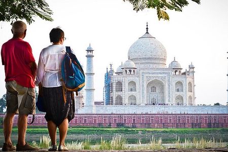 Taj Mahal & Agra Fort Day Tour from Delhi via Express Train