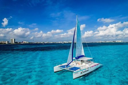 Isla Mujeres Catamaran, Open Bar and Beach Club Tour