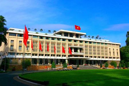 Wartime Saigon Historical Tour with Lunch and Guided Insights