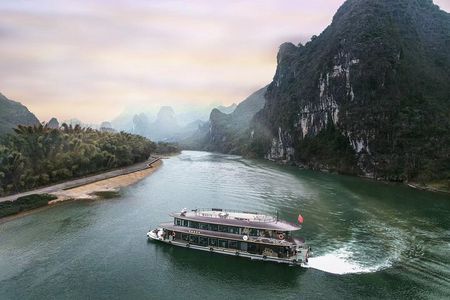 1-Day tour of Guilin-LiRiver cruise-Yangshuo Xianggong hill 