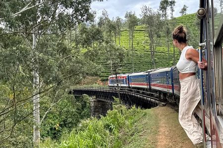 14 Days Sri Lanka Guided Tour (Transportation & HB Hotels)