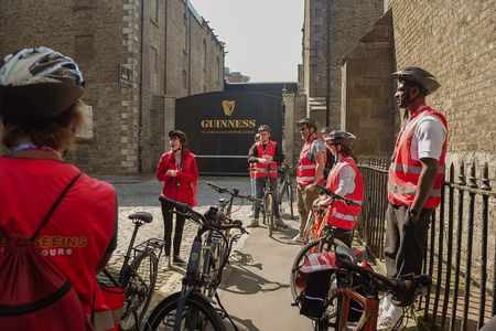 E-Bike & Bike Tour with a Local Guide in Dublin