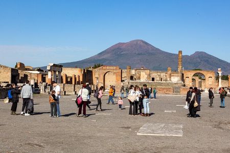 From Naples: Amalfi Coast & Pompeii Small Group Tour 