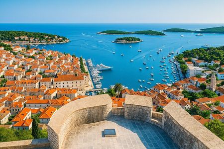 Makarska: 4-Island Yacht Tour - town Hvar & Pakleni Islands