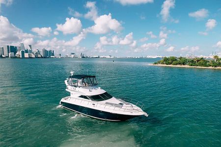 48ft 1 Hour FREE | Miami Yacht Rental | 3 to 6 Hours | 13 People