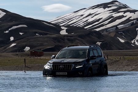 4WD Private Tour of Sigoldugljufur and Landmannalaugar in Iceland