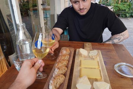 Discover our Terroirs and Tasting Cheese and Wine