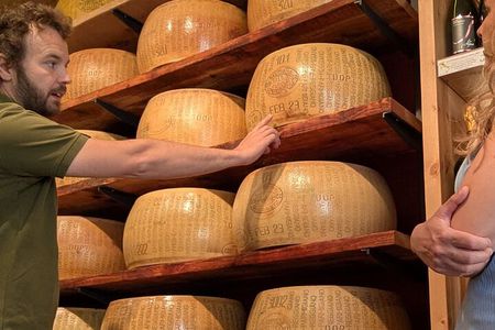Parma Food Tour with Sightseeing and Parmesan Tasting
