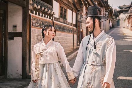 Hanbok Photoshoot and History Tour at Gyeongbokgung Palace