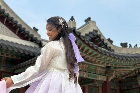 Walking Tour to Changdeokgung Palace with Korean dress Hanbok