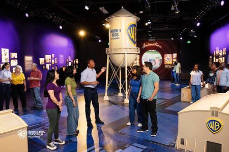 Warner Bros. Studio Hollywood and Celebrity Homes Tour Package