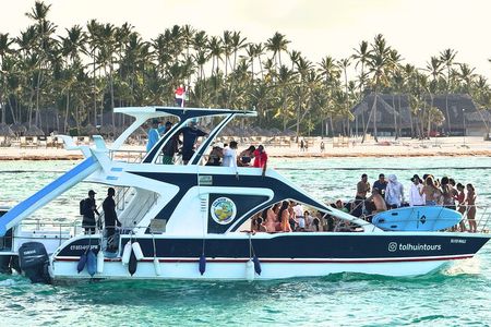 Private catamaran to Punta Cana Natural Pool + Snorkell