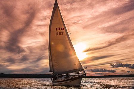 2 Hour Private Sunset Sailing Cruise Aboard Scout