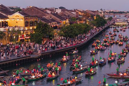 Hoi An Lantern Making Class with Lantern Boat Trip 