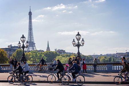Explore Paris with A Comfortable Bike Tour Ride