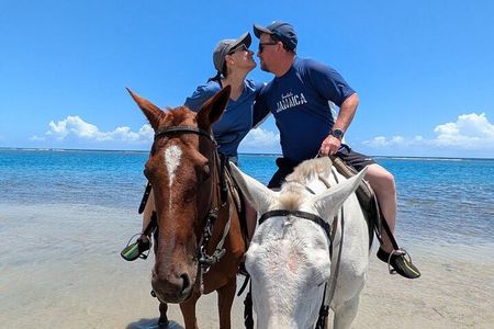 Dunn's River, Horseback Ride and Bamboo Rafting from Ocho Rios