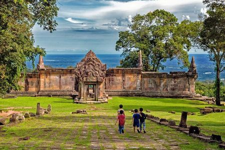 Hidden Gems of Cambodia: Preah Vihear & Koh Ker Exploration Tour