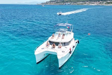 Full-day catamaran tour in Palermo: boat experience with lunch