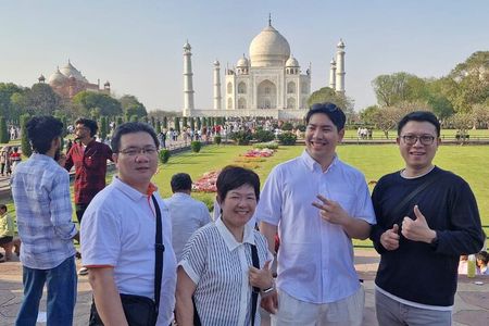  Agra Private Luxury Car Sightseeing Tour