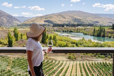Boutique Wine Tour - visit Central Otago, 4 Wineries & Lunch